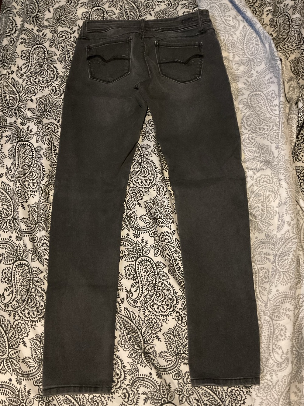 Women’s Black Gray Faded Pants Size 7 w/ Rhinestone Button Good Condition
